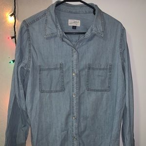 Size Large - light denim button down